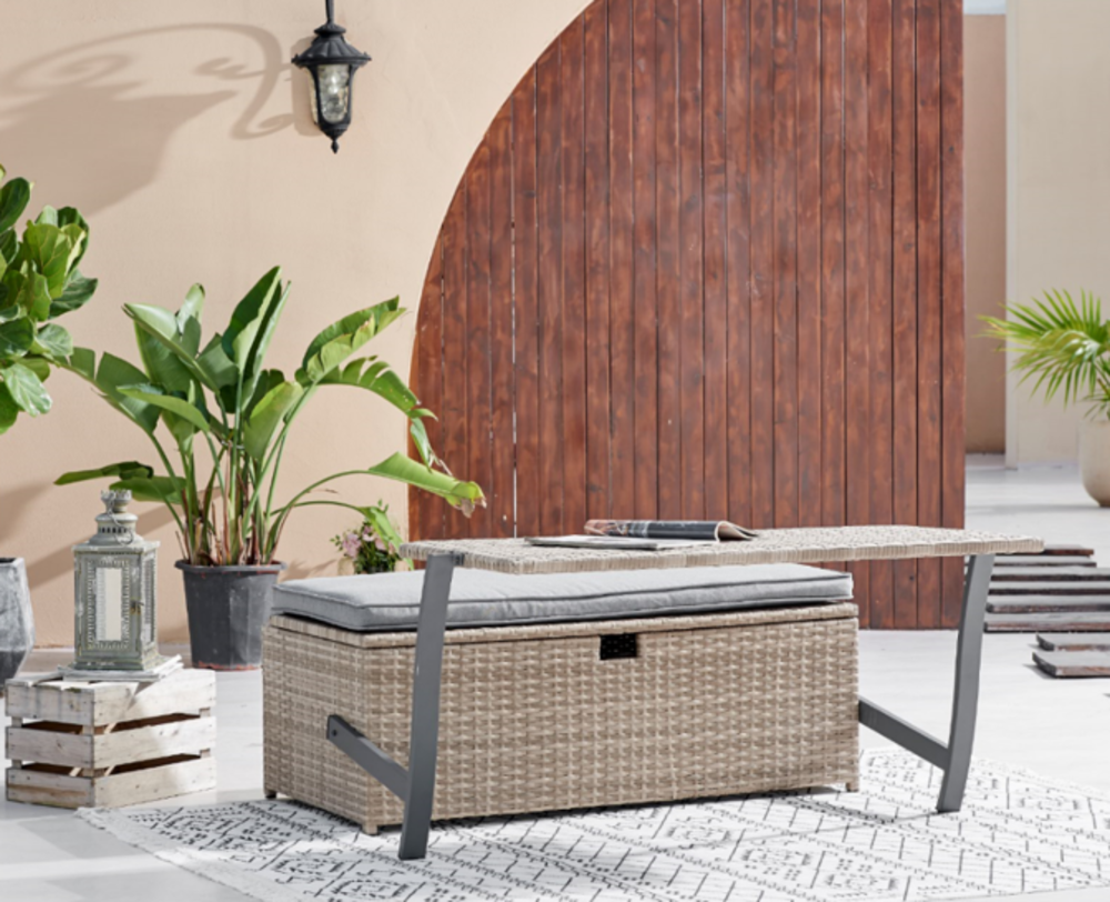 Sofá decorativo funcional com baú