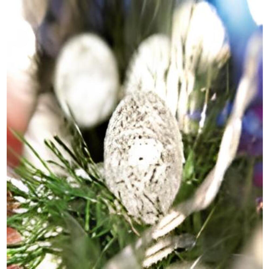 Decorative string of lights with 10 crystal balls