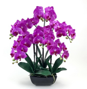 Arranjo de orquidea artificial lavanda no vaso preto